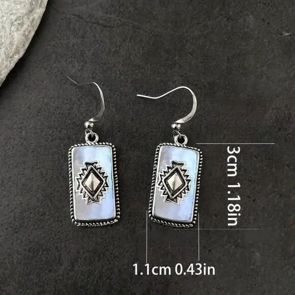 Boho Chic Western-Style Earrings - Picture 3 of 4
